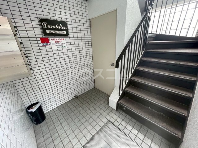 22/30 エントランス