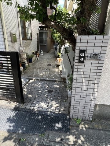 24/30 エントランス