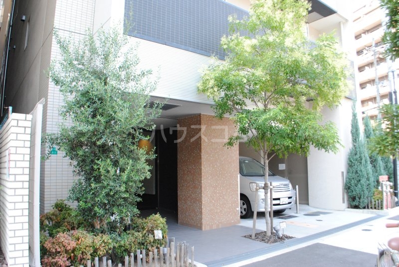 24/27 エントランス