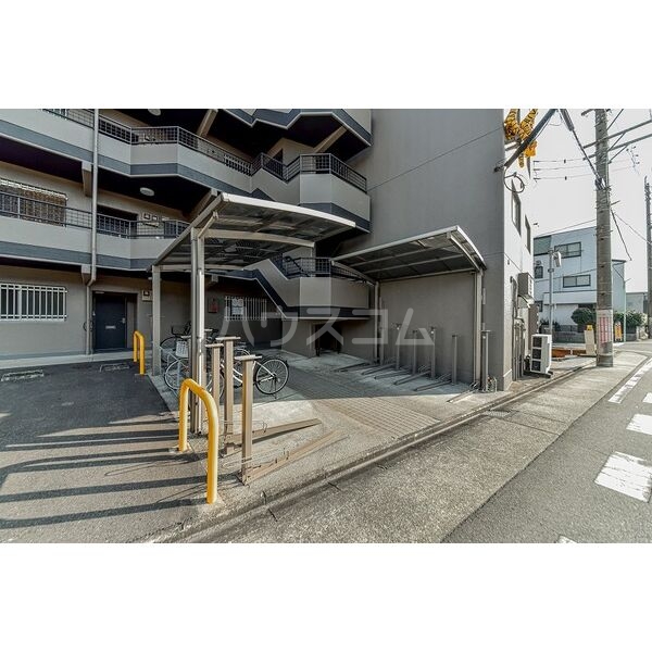 15/16 エントランス