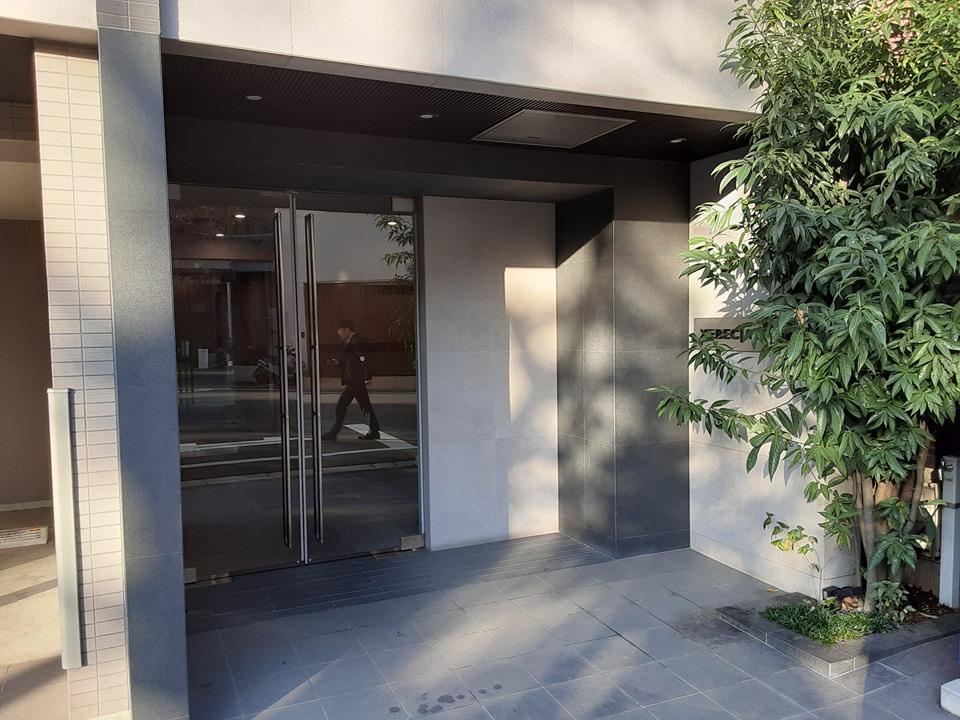 25/28 エントランス