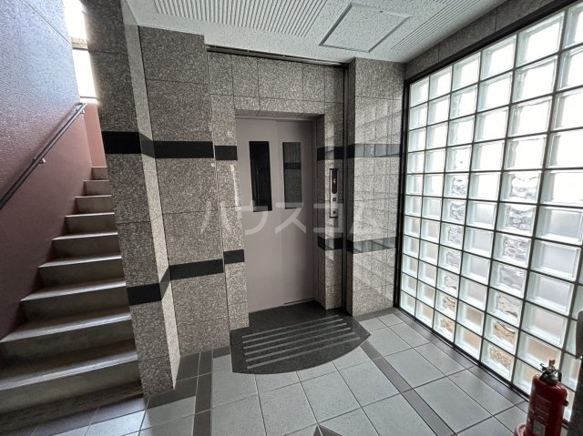 22/25 エントランス