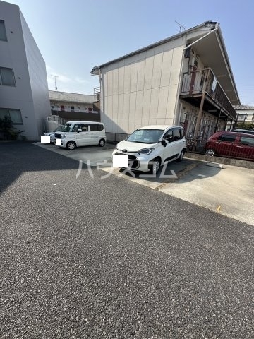 23/28 駐車場