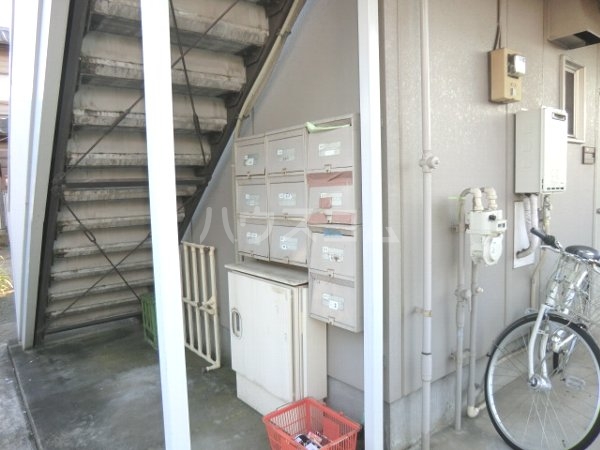 22/28 エントランス