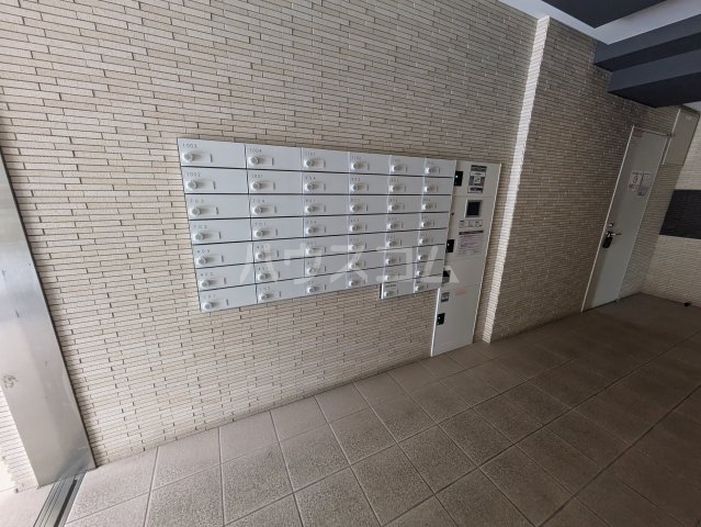 22/30 エントランス