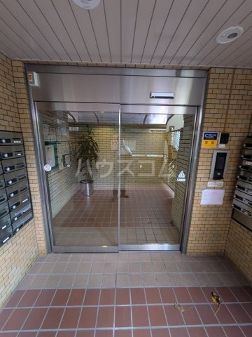 20/30 エントランス