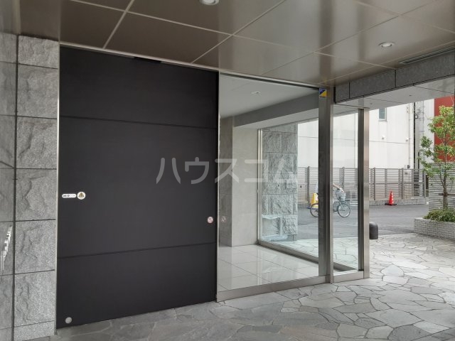 19/25 エントランス