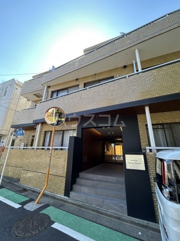 24/30 エントランス