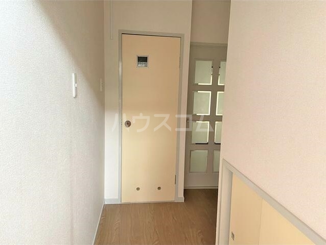 16/16 エントランス