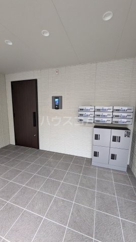 21/30 エントランス