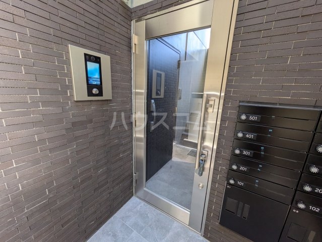 24/29 エントランス