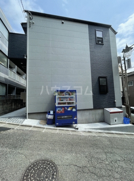 24/30 エントランス