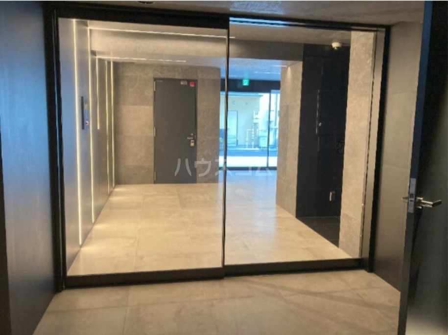 15/16 エントランス