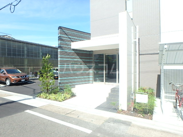 21/30 エントランス