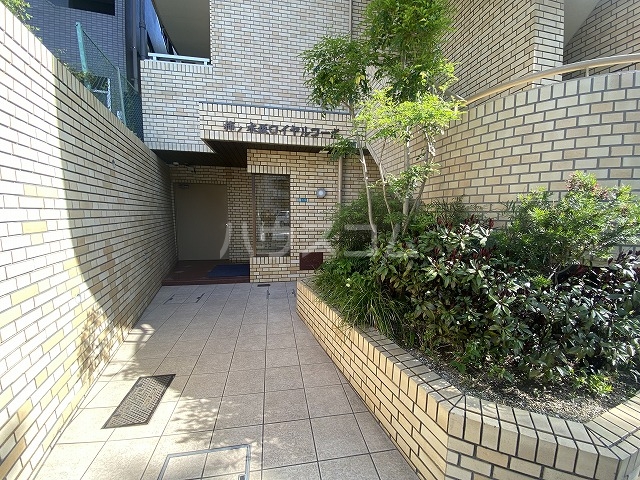 21/29 エントランス