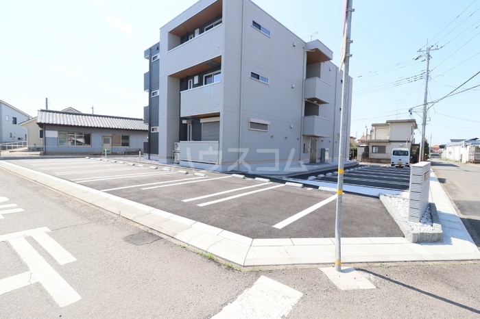20/21 駐車場