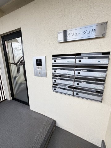 18/26 エントランス