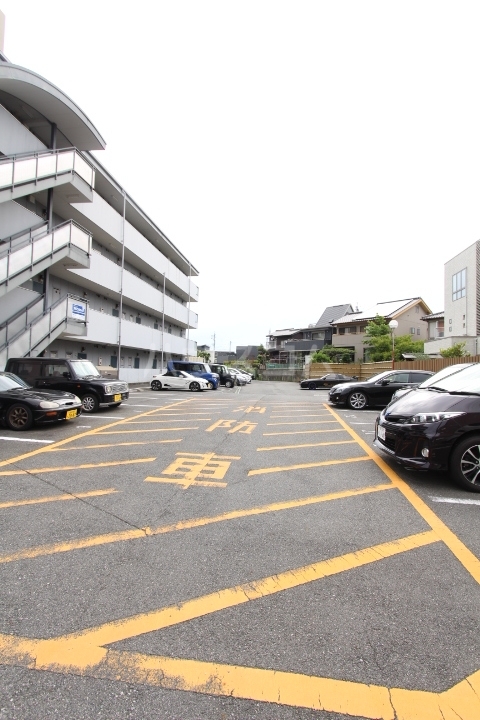 2/5 駐車場