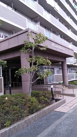 23/30 エントランス