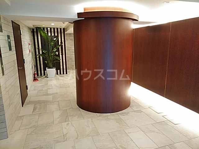 20/30 エントランス