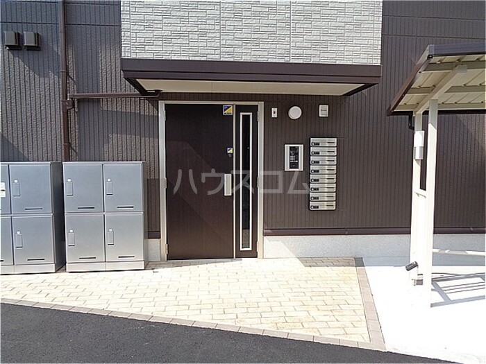 2/4 エントランス