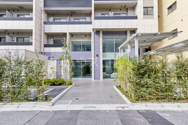 16/26 エントランス