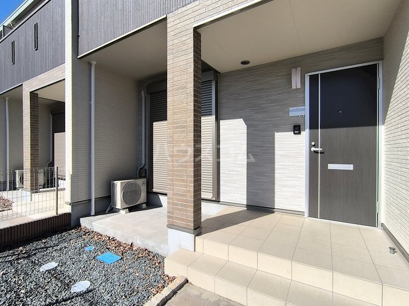 27/30 エントランス