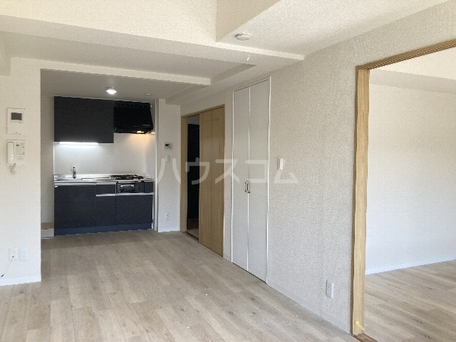 25/26 エントランス