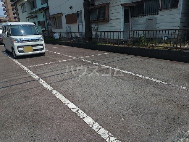 16/21 駐車場