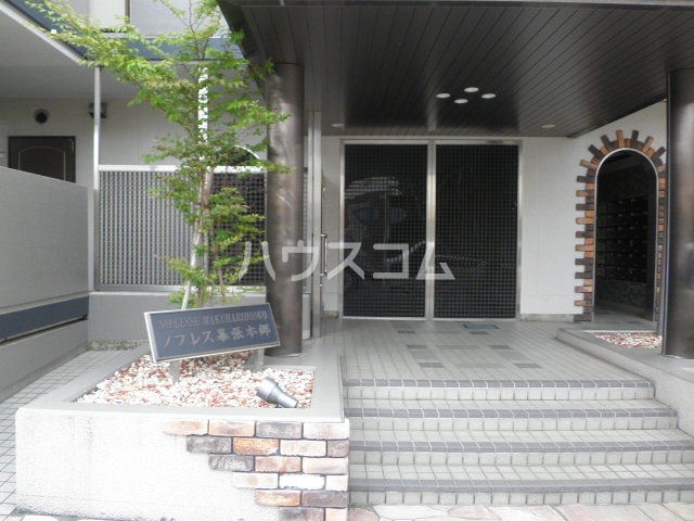 21/30 エントランス