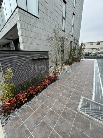 2/4 エントランス