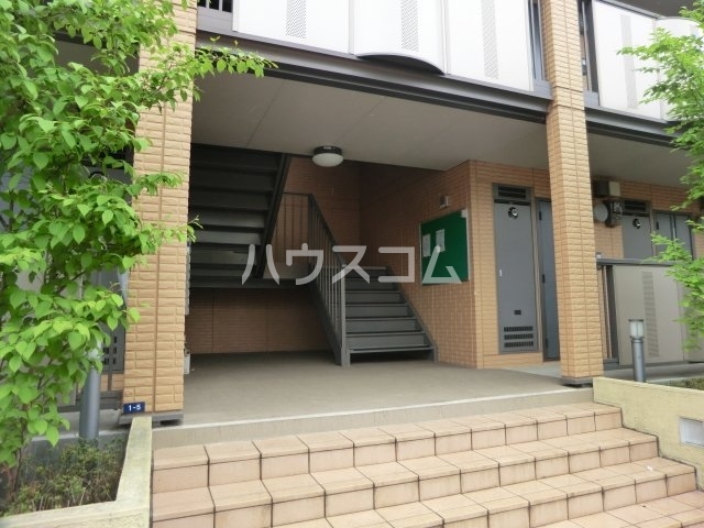 21/30 エントランス