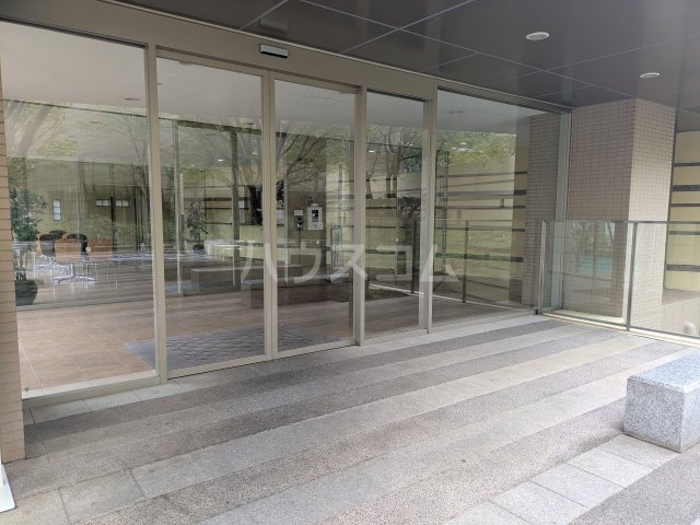 29/30 エントランス