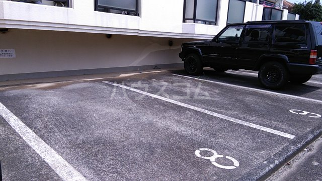 28/30 駐車場