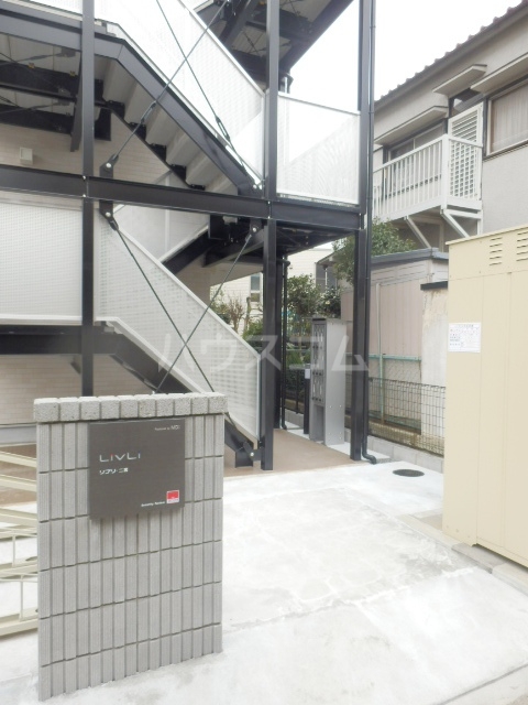 19/28 エントランス