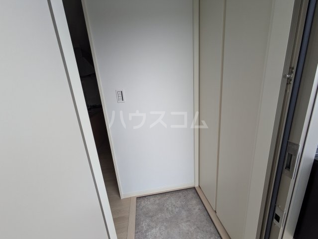 13/25 玄関