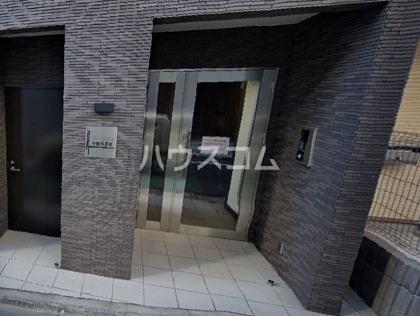 16/20 エントランス