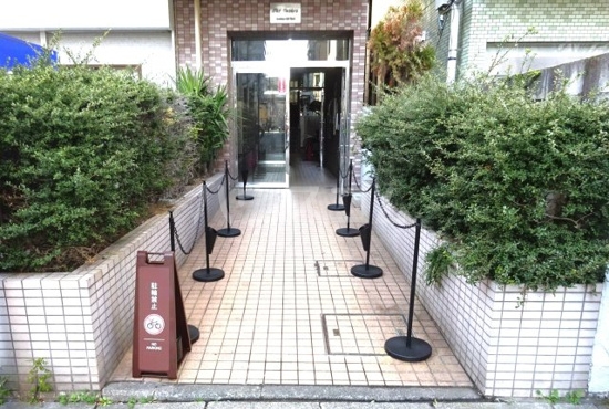 16/16 エントランス