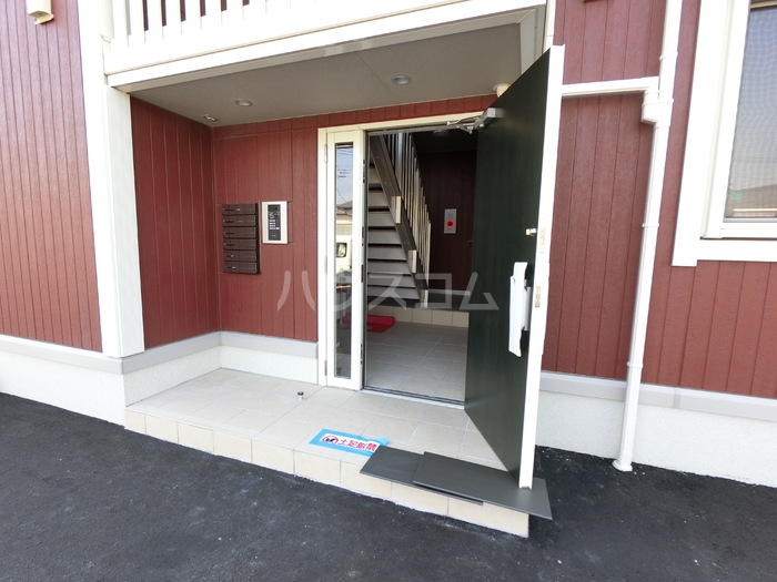 16/18 エントランス