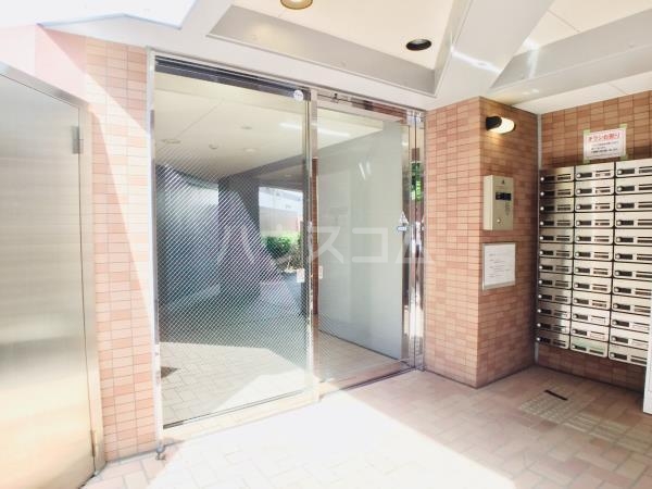 21/26 エントランス