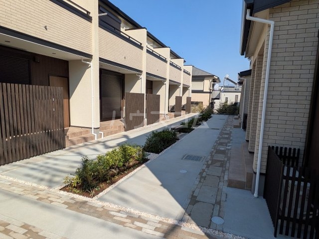 27/30 エントランス