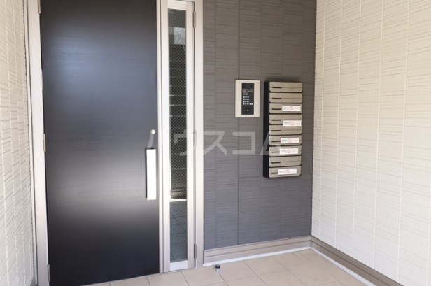 18/22 エントランス