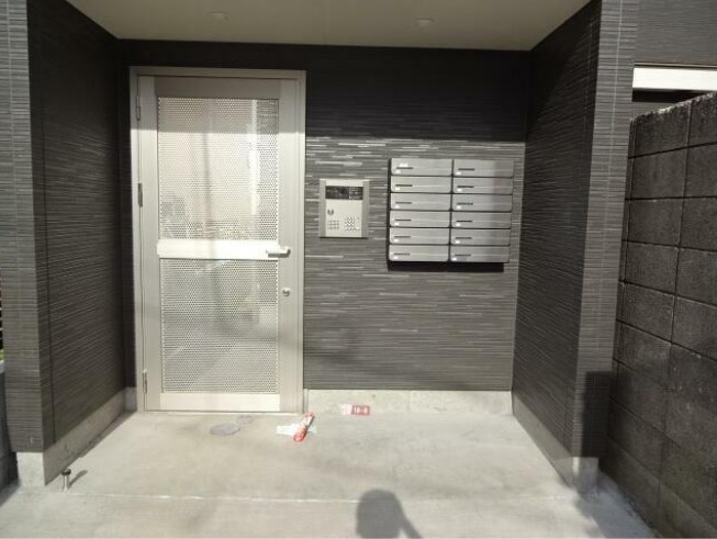 25/30 エントランス