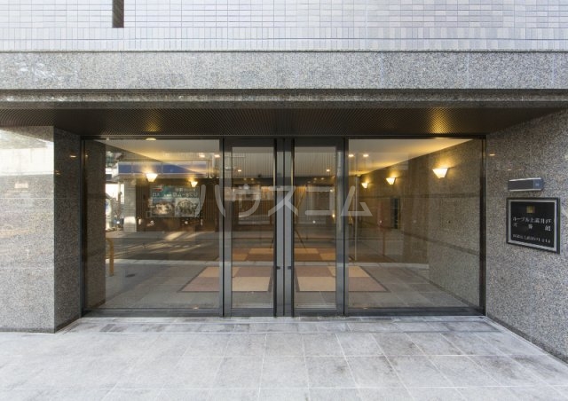 22/30 エントランス