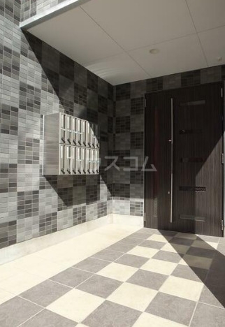 15/16 エントランス