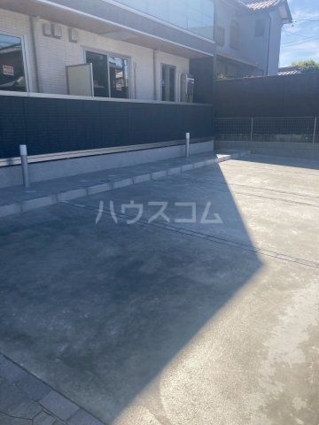 18/22 駐車場