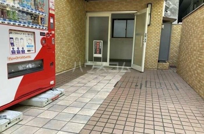 2/4 エントランス