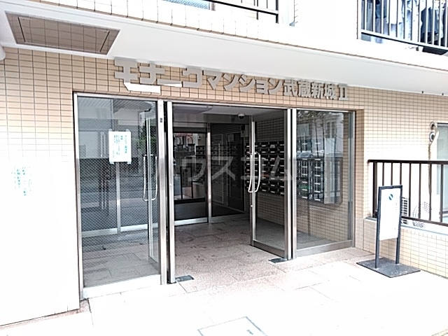 26/30 エントランス