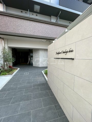 27/30 エントランス