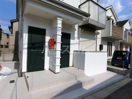 26/30 エントランス